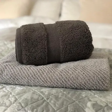 Apartment Exklusive Moderne 2 Zi. In Ruhiger Lage *