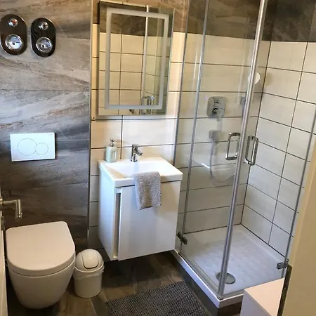 Exklusive Moderne 2 Zi. In Ruhiger Lage Apartmán *