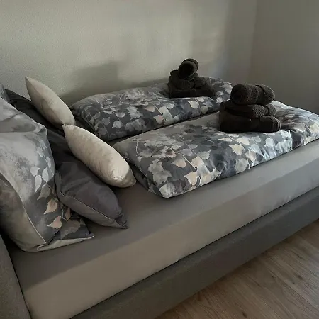 Exklusive Moderne 2 Zi. In Ruhiger Lage راستات